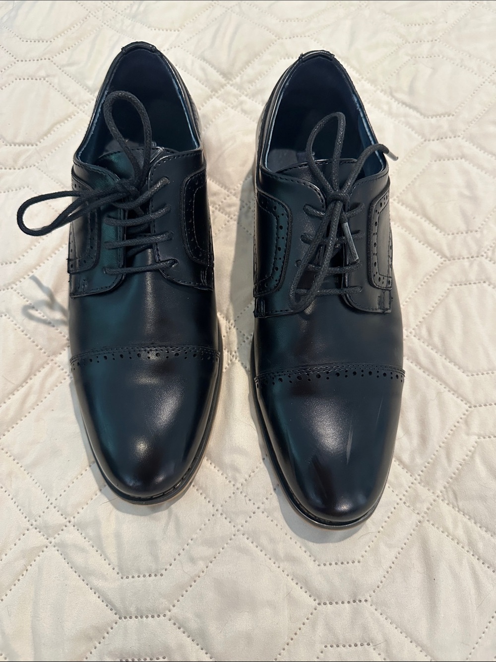 Classic Black Leather Derby Dress Shoes for Men